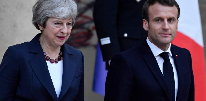 İngiltere Başbakanı May, Fransa Cumhurbaşkanı Macron ile görüştü