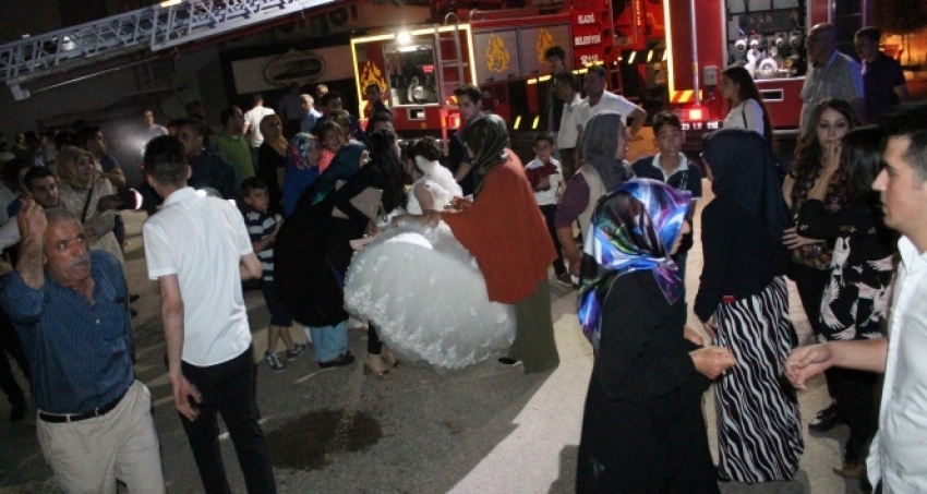 Elazığ'da düğün salonunda trafo patladı