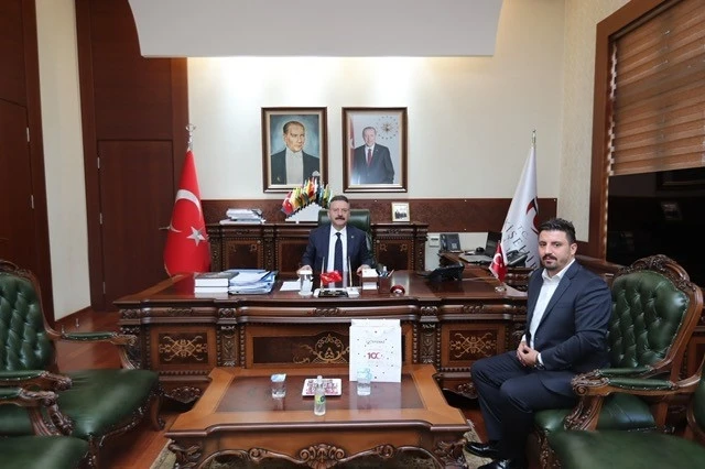 EMŞAV Eskişehir İl Başkanı Vali Aksoy’u makamında ziyaret etti
