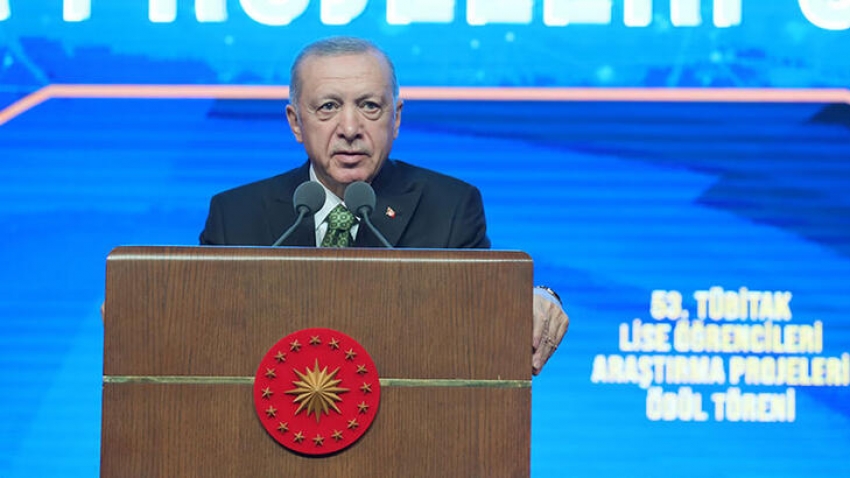 Erdoğan: Bunlar bırakın uzaya insan göndermeyi gökyüzüne kağıttan uçak bile fırlatamaz