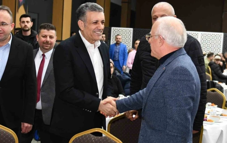 Esenyurt Belediye Başkanı Bozkurt bölge sanayicileri ve iş insanları ile iftar sofrasında buluştu
