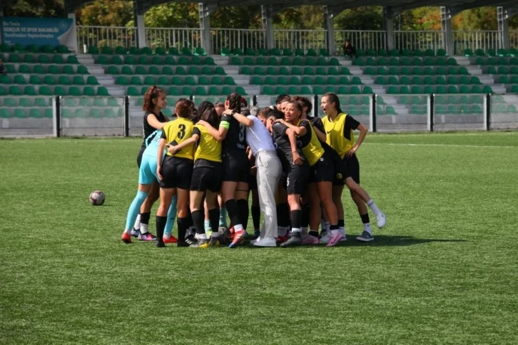 Eskişehirspor Kadınlar 3. Lig yolunda terlemeden tur atladı
