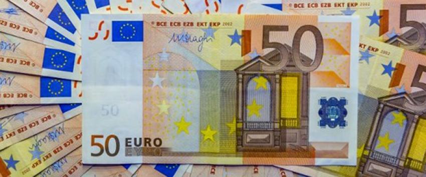 Euro 3 lirayı aştı 