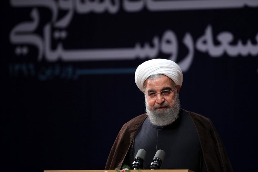 İran’da Ruhani ’resmen’ kazandı