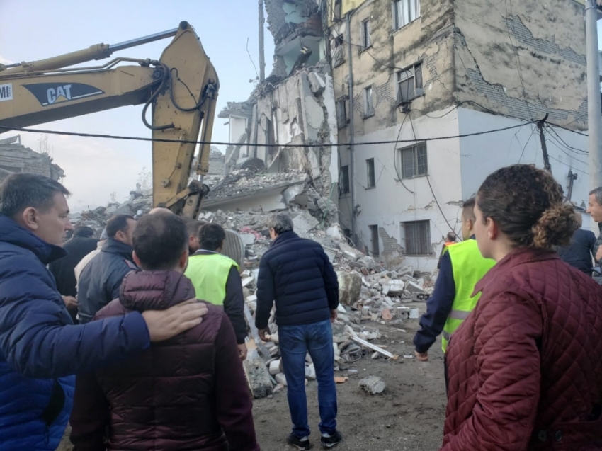 Türkiye’den Arnavutluk’taki depremzedelere yardım