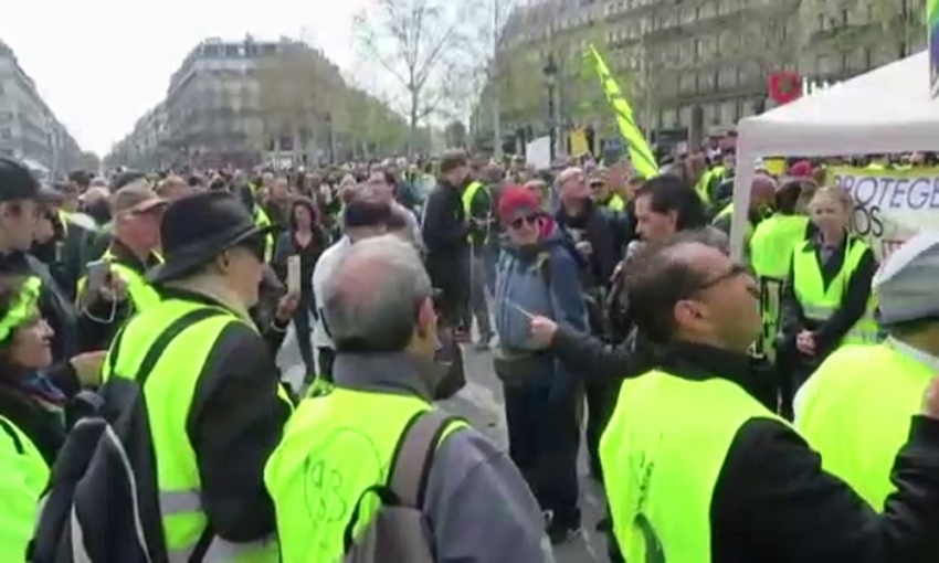 Fransa İçişleri Bakanı, Sarı Yelekliler’i uyardı