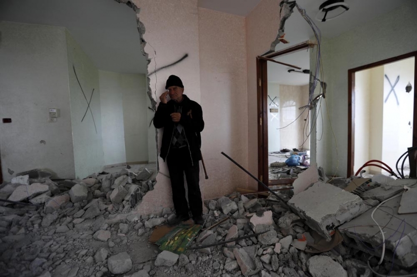 İsrail ordusu Filistinli mahkumun evini yıktı