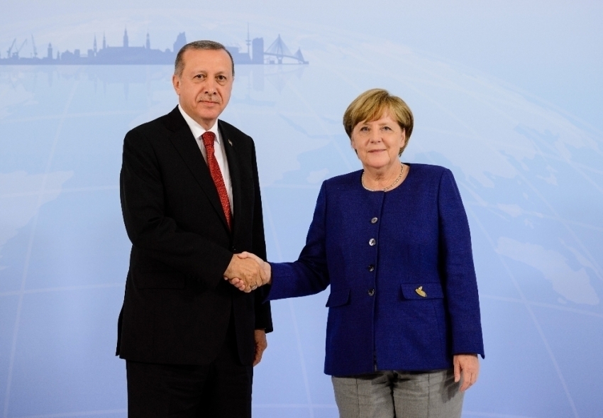 Erdoğan Merkel’le Filistin’i görüştü