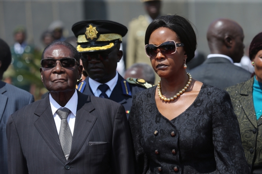 Zimbabve Devlet Başkanı Mugabe istifa etti