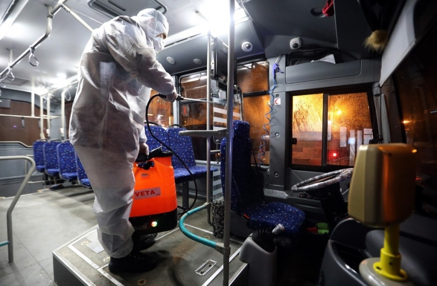 Van’da korona virüse karşı toplu taşıma araçları ilaçlıyor