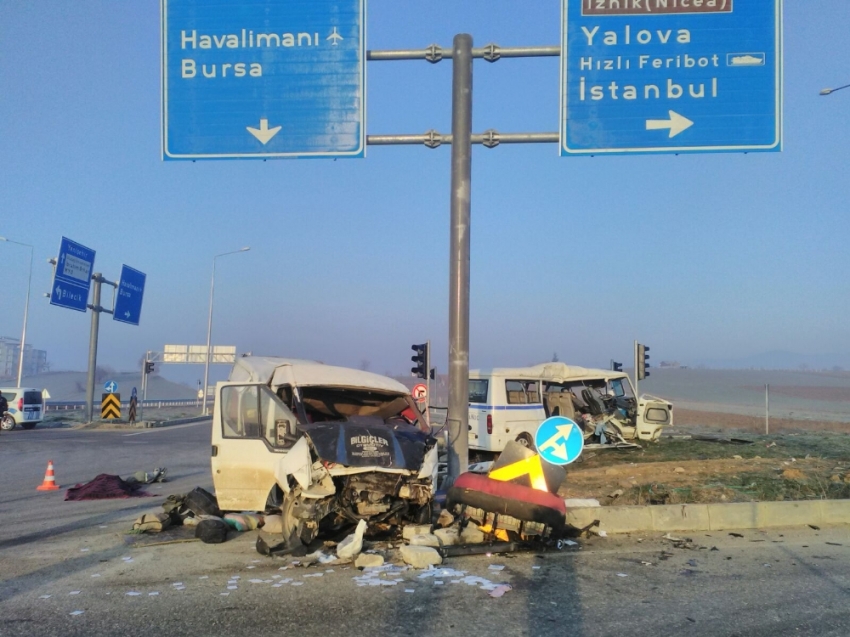Bursa'da korkunç kaza! 3 ölü, 32 yaralı