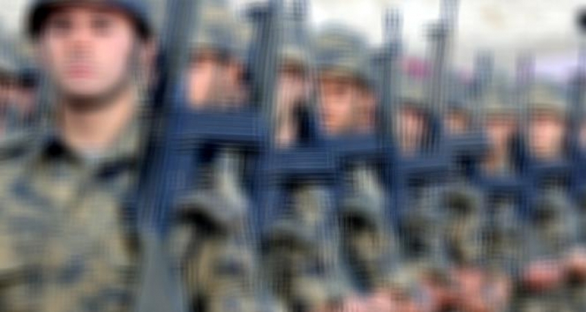 FETÖ'ye darbe: 52 asker tutuklandı