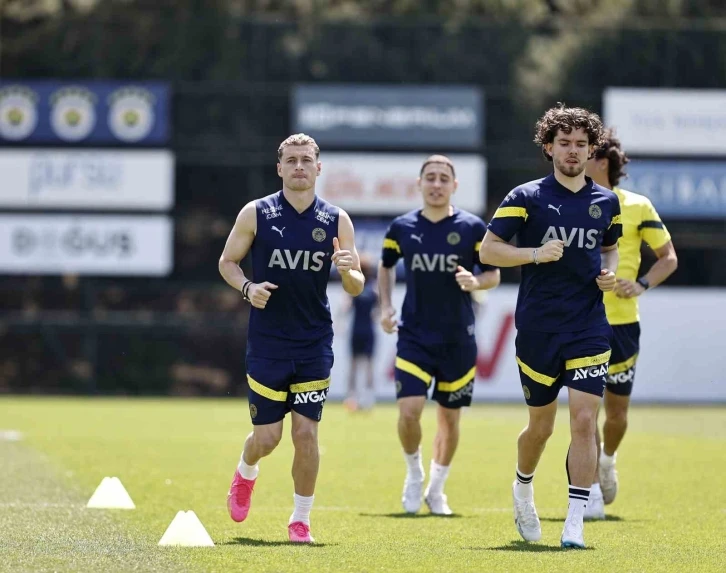 Fenerbahçe’de derbi hazırlıkları devam ediyor
