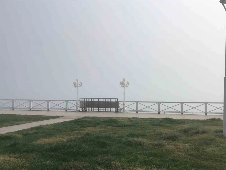 Fenerbahçe Parkı sis içerisinde kaldı
