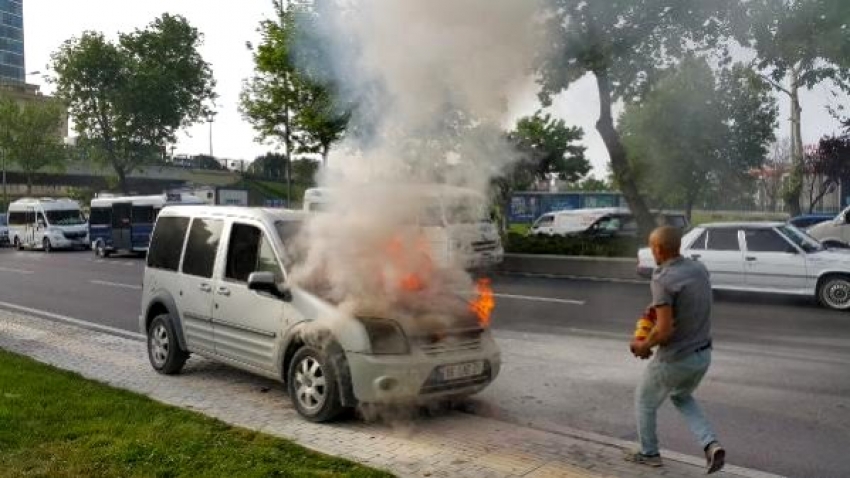 Bursa'da ticari araç alev alev yandı