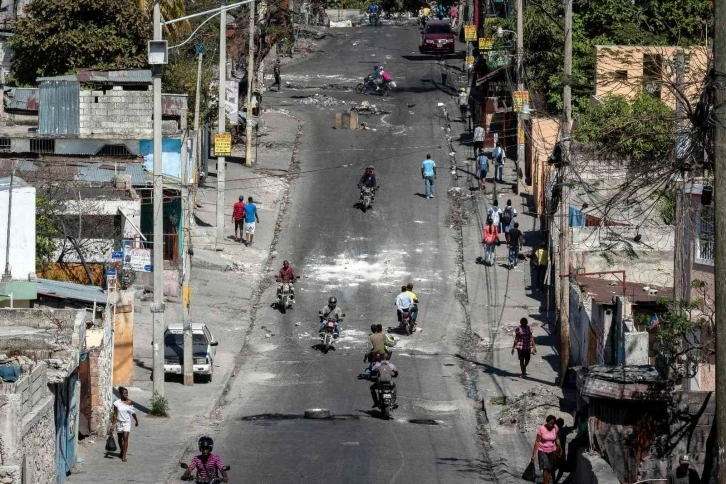 Haiti’de polislerden Başbakan Henry’nin özel konutuna saldırı
