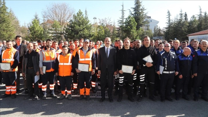 Hatay'da nöbetini tamamlayan Konya Büyükşehir Belediyesi personeline teşekkür belgesi verildi