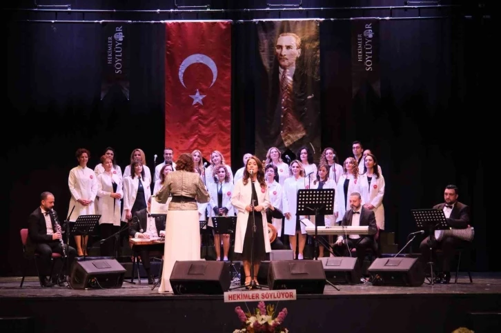 Bursa'da hekimlerden beyaz önlükleriyle konser