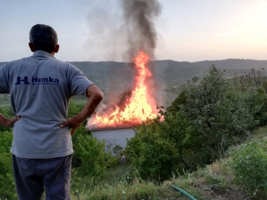 Bursa'da gözleme yaparken evi yaktı
