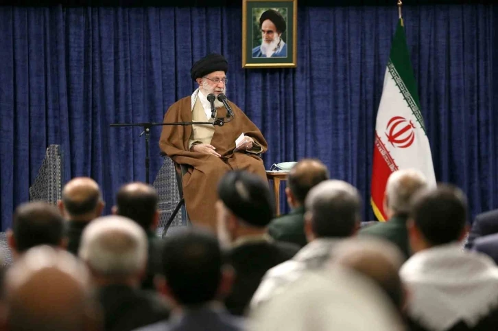 İran dini lideri Hamaney: "Müslüman ülkeler bu savaş suçları karşısında pasif kalmamalı"
