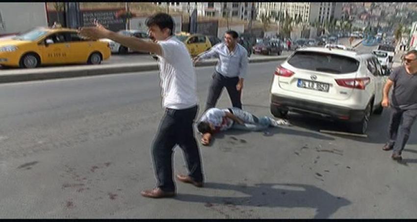 İstanbul’da belediye önünde silahlı saldırgan dehşeti!