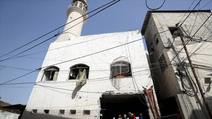 İsrail askerleri, Cenin’de bir camiyi işgal ederek hoparlörlerden Yahudi duası okudu
