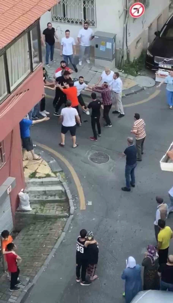 İstanbul’da ev sahibi-kiracı kavgası kamerada: “Burayı kan gölüne çeviririm”
