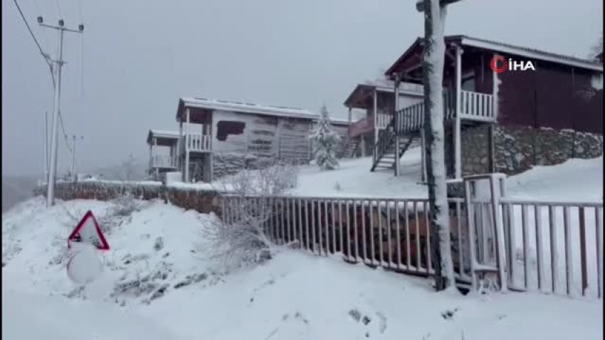 İznik'in yüksek kesimlerinde kar yağışı etkisini sürdürüyor