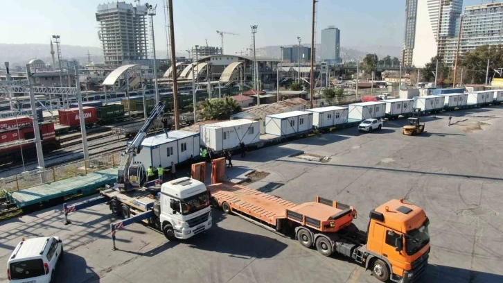 İzmir iş dünyasından konteyner seferberliği
