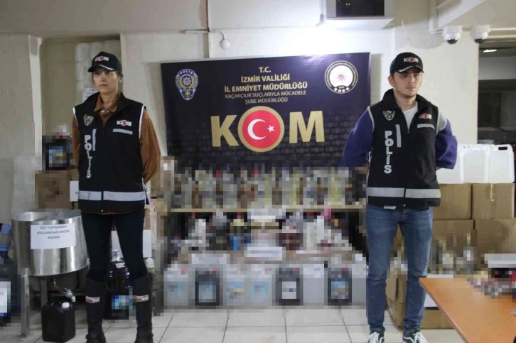 İzmir polisinden yılbaşı öncesi sahte içki kaçakçılarına 52 ayrı operasyon
