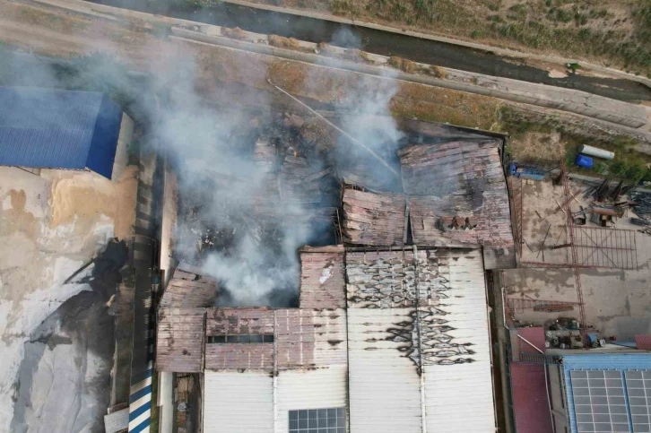 Kahramanmaraş’ta fabrika yangınının boyutu gün ağarınca ortaya çıktı
