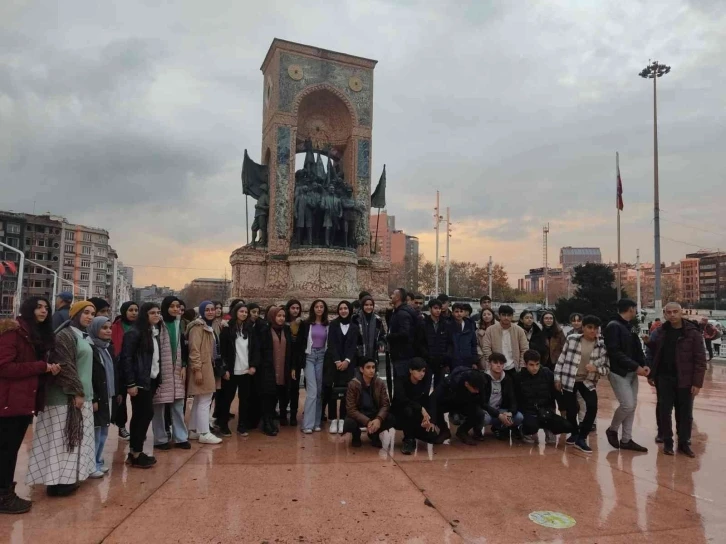 Kahta Fen Lisesi öğrencilerinden Ankara ve İstanbul’ a çıkarma
