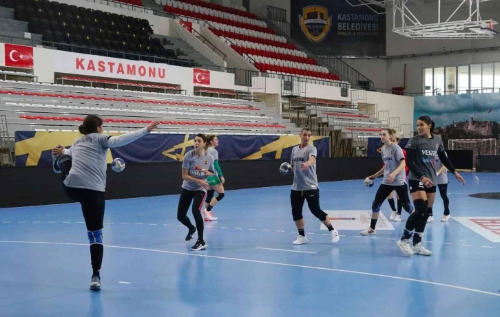 Kastamonu Belediyespor, Metz Handball maçı hazırlıklarını sürdürüyor
