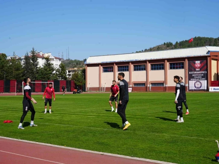 Kastamonuspor Teknik Direktörü Fırat Gül: “Sadece önümüzdeki maçlara odaklı bir şekilde ilerliyoruz"
