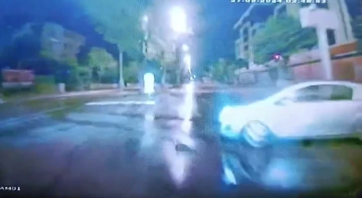 Kazaya neden olan sürücü kaçarken kameraya yakalandı

