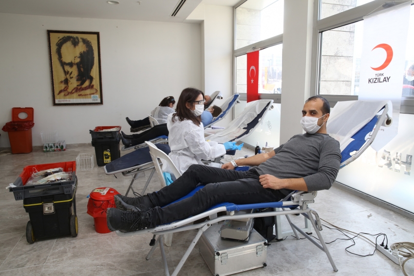 Nilüfer Belediyesi çalışanlarından kan bağışı