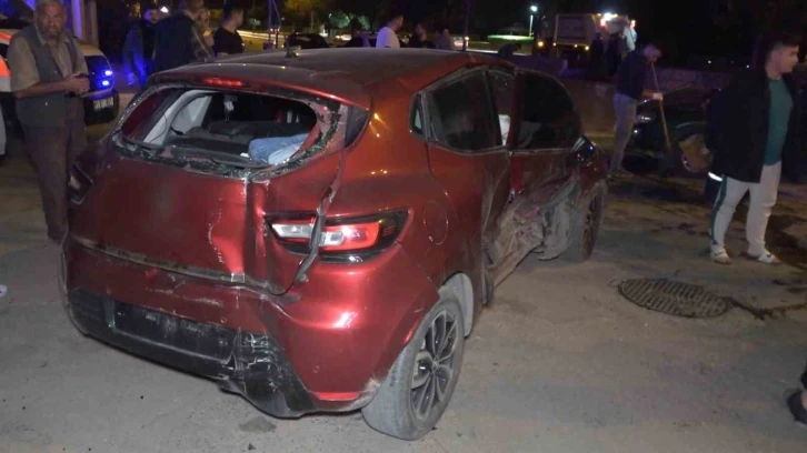 Kırıkkale’de iki otomobil çarpıştı: 4 yaralı
