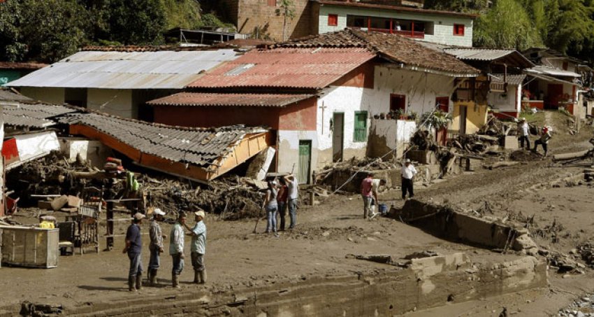 Kolombiya’da toprak kayması: En az 58 ölü