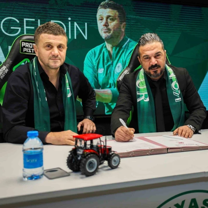 Konyaspor, Hakan Keleş ile resmi sözleşmeyi imzaladı
