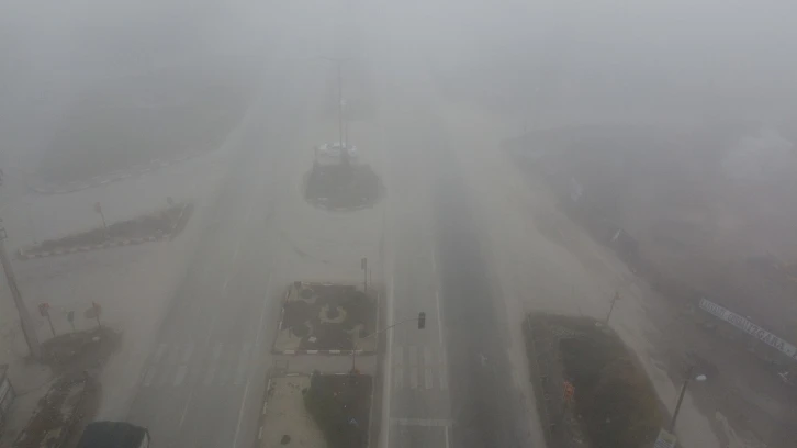 Kula’da yoğun sis etkili oldu
