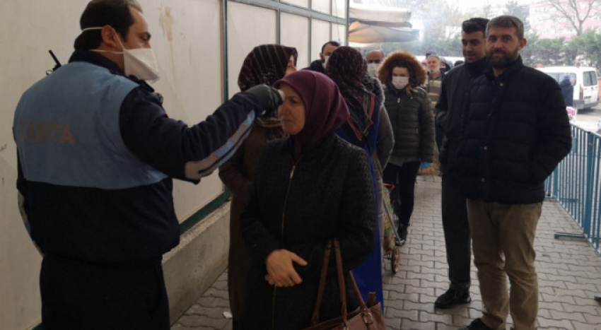 Bursa'da pazar yerlerinde virüs önlemi