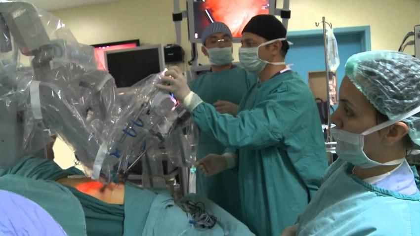 Robotik cerrahi yöntemiyle böbrek nakli