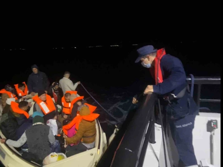 17 düzensiz göçmen yakalandı, 19’u kurtarıldı