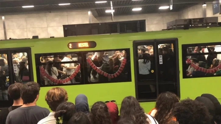 Bursa'da metro vagonunu ringe çevirdiler