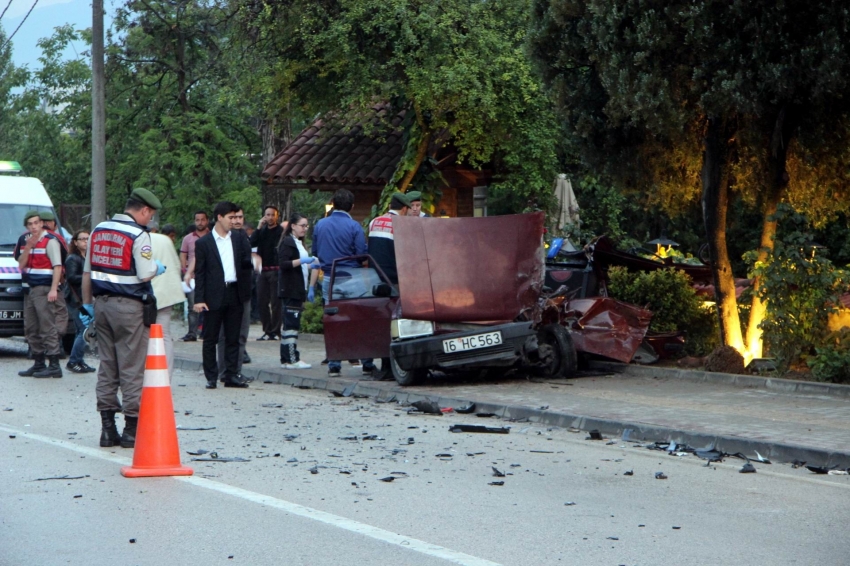 Bursa’da iki araç çarpıştı 1 ölü 5 yaralı