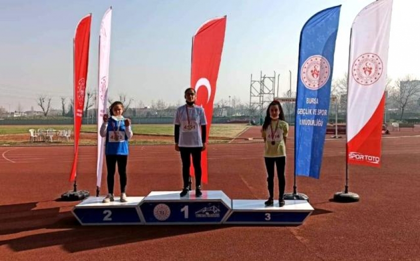 Mudanyalı atletlerden yılın ilk madalyaları