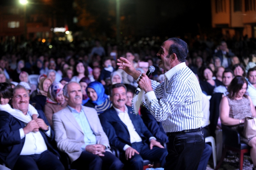 Mustafa Keser Yenişehir'de konser verdi