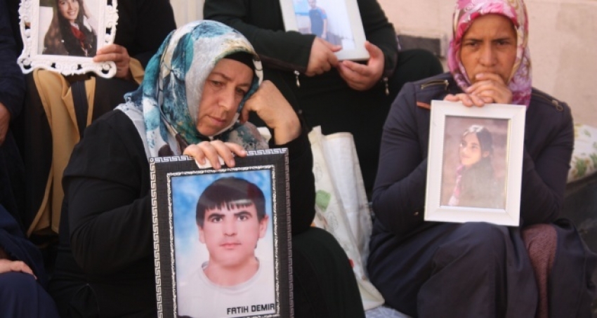 HDP önündeki ailelerin evlat nöbeti 48'inci gününde
