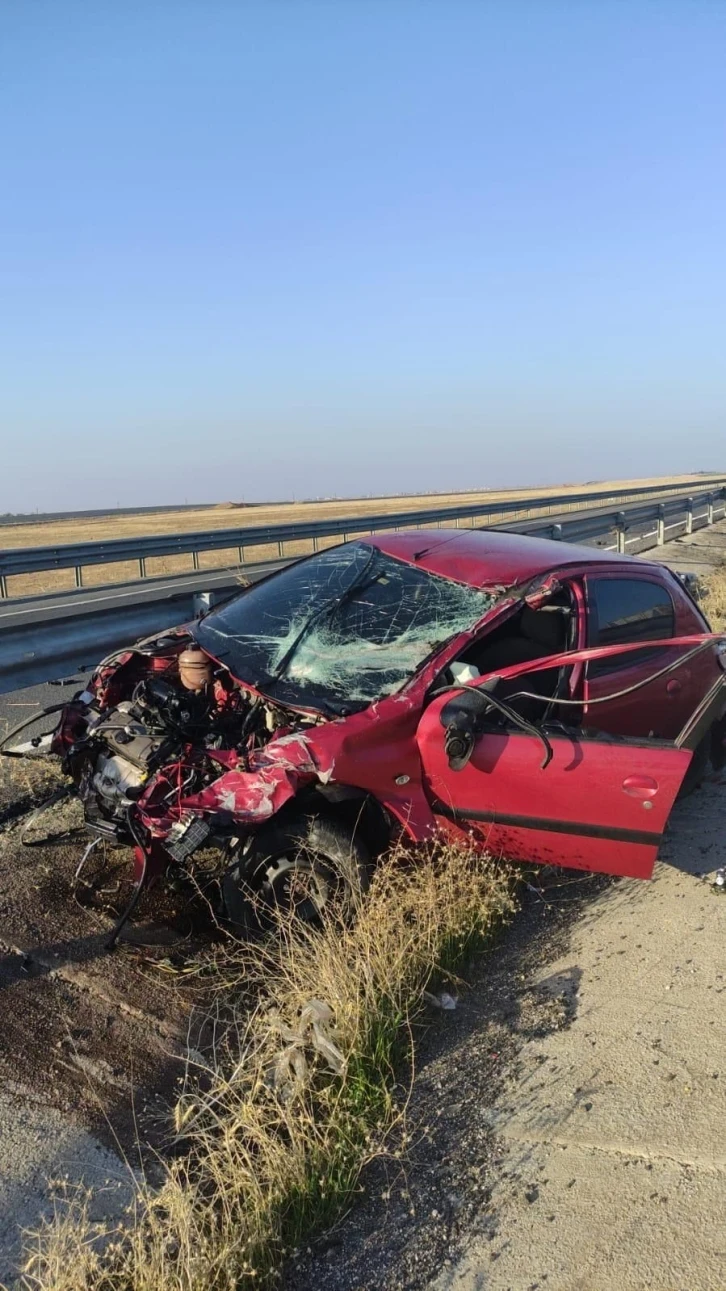 Nusaybin’de kontrolden çıkan otomobil kaza yaptı: 2 yaralı
