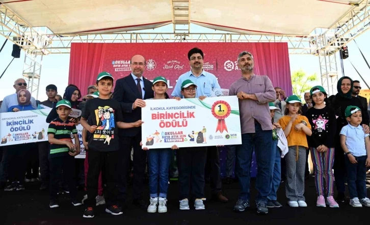 “Okullar Arası Sıfır Atık Yarışması”nın ödül töreni Sille Seyir Tepesi’nde gerçekleşti
